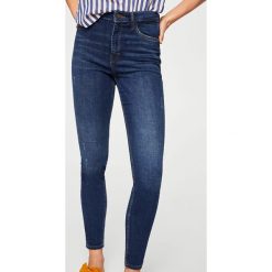 Mango - Jeansy Soho. Niebieskie rurki damskie marki Mango, z podwyższonym stanem. W wyprzedaży za 97,93 zł.