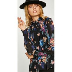 Vero Moda - Bluzka Gina. Czarne bluzki damskie Vero Moda, na co dzień, s, w kwiaty, z poliesteru, casualowe, z golfem, z długim rękawem. W wyprzedaży za 99,90 zł.