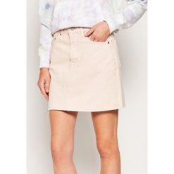 Spódnica jeansowa Levi's® Decon Iconic 77882-0013. Różowe spódniczki damskie s, bez wzorów, z bawełny. W wyprzedaży za 239,00 zł.
