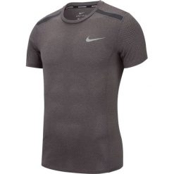 Koszulka Nike Dri-Fit Miler Cool SS Top M Szara. Szare koszulki męskie Nike, m, bez wzorów, ze skóry, bez kołnierzyka, z krótkim rękawem, krótkie, do biegania, dri-fit (nike). Za 69,99 zł.