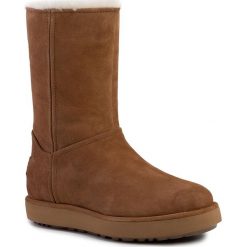 Buty UGG - W Classic Short Blvd 1108146 Bun. Pomarańczowe kozaki damskie Ugg, na zimę, z wełny, bez obcasa, bez zapięcia. Za 939,00 zł.
