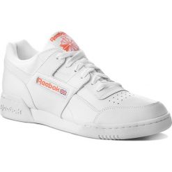 Buty Reebok - Workout Plus Mu CN5203 White/Bright Lava. Białe sneakersy męskie Reebok, na co dzień, bez wzorów, ze skóry ekologicznej, klasyczne, bez zapięcia. W wyprzedaży za 279,00 zł.