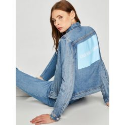 Calvin Klein Jeans - Kurtka. Szare kurtki damskie jeansowe Calvin Klein Jeans, l. W wyprzedaży za 459,90 zł.