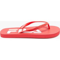 Fila - Japonki. Pomarańczowe klapki damskie Fila, bez wzorów, z gumy, bez obcasa, na obcasie. W wyprzedaży za 34,90 zł.
