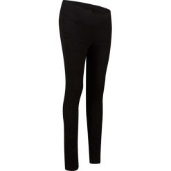 Dżinsy ciążowe z krótkim paskiem na brzuch bonprix czarny. Czarne jeansy damskie bonprix, moda ciążowa. Za 109,99 zł.