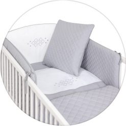 Komplet pościeli szary pikowany z haftem 5 elementów Caro premium line 100x135 cm. Szare komplety niemowlęce marki Ceba, z haftami. Za 209,39 zł.