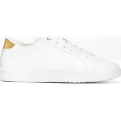 Sneakersy bonprix biały. Białe sneakersy damskie bonprix, ze skóry. Za 74,99 zł.