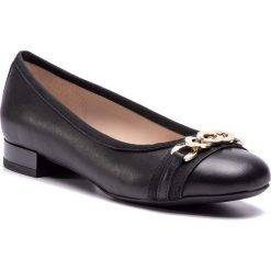 Półbuty GEOX - D Wistrey C D924GC 08554 C9999 Black. Czarne półbuty damskie Geox, bez wzorów, ze skóry ekologicznej, bez obcasa, na płaskiej podeszwie, bez zapięcia. W wyprzedaży za 339,00 zł.