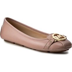 Baleriny MICHAEL MICHAEL KORS - Fulton Moc 40T2FUFR1L Fawn. Różowe baleriny damskie MICHAEL Michael Kors, bez wzorów, ze skóry, klasyczne, bez obcasa. Za 519,00 zł.