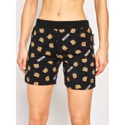 Szorty piżamowe Moschino Underwear & Swim A4322 9017. Czarne piżamy damskie Moschino Underwear & Swim, m, bez wzorów, z elastanu, bez rękawów. W wyprzedaży za 379,00 zł.