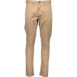 Chino w kolorze beżowym. Brązowe spodnie męskie m, w paski. W wyprzedaży za 176,95 zł.