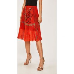 Desigual - Spódnica. Czerwone spódniczki damskie Desigual, bez wzorów, z elastanu, midi, rozkloszowane. W wyprzedaży za 319,90 zł.