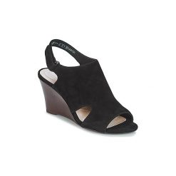 Sandały Clarks Raven Mist. Czarne sandały damskie Clarks, bez wzorów, bez obcasa, bez zapięcia. Za 239,50 zł.