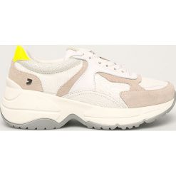 Gioseppo - Buty. Białe buty sportowe damskie Gioseppo, bez wzorów, z zamszu, sportowe. W wyprzedaży za 179,90 zł.