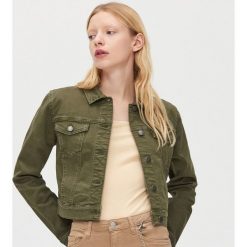 Krótka jeansowa kurtka - Khaki. Brązowe kurtki damskie Cropp, s, bez wzorów, z jeansu, krótkie, bez kaptura. Za 89,99 zł.