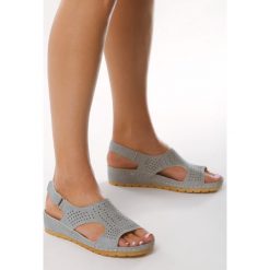 Jasnoniebieskie Sandały Fireball. Szare sandały damskie Born2be, bez wzorów, ze skóry, bez obcasa, na obcasie, bez zapięcia. Za 99,99 zł.
