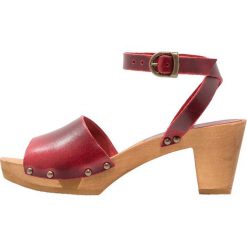 Chodaki damskie: Sanita YOLEN FLEX Klapki darkred