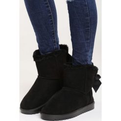 Czarne Śniegowce Snowball. Czarne buty zimowe damskie marki Cropp. Za 79,99 zł.