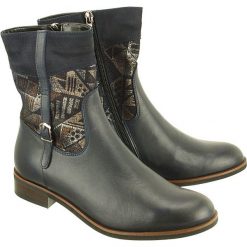 PIAZZA 961741-5 navy, botki damskie. Niebieskie botki damskie Piazza, ze skóry, bez obcasa, na obcasie, na zamek. W wyprzedaży za 343,90 zł.