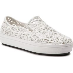 Półbuty MELISSA - Campana Sneaker Ad 32599 White/Black 51637. Białe półbuty damskie Melissa, bez wzorów, z tworzywa sztucznego, bez obcasa, na płaskiej podeszwie, bez zapięcia. W wyprzedaży za 279,00 zł.