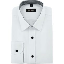 Modna Koszula Męska, Długi Rękaw, Czarne Guziki, TALIOWANA, Biała KSDWDSRE029. Czarne koszule męskie Desire, m, bez wzorów, z bawełny, eleganckie, bez kołnierzyka, z długim rękawem. Za 109,00 zł.