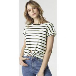 Biało-Czarny T-shirt Tanianea. Zielone bluzki damskie Born2be, s, w paski, z okrągłym kołnierzem. Za 29,99 zł.