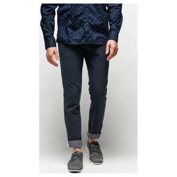 Timberland Spodnie Sargent Lake Dots Dobby Chino , granatowy, rozmiar 32/32. Niebieskie spodnie męskie Timberland, w paski, z bawełny. W wyprzedaży za 343,99 zł.