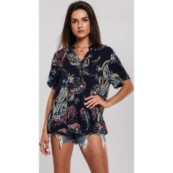 Granatowa Koszula Unbelievable Style. Niebieskie koszule damskie Renee, xl, z aplikacjami, z bawełny, eleganckie. Za 49,99 zł.