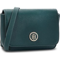 Torebka TOMMY HILFIGER - Honey Mini Crossover AW0AW05654 336. Zielone listonoszki damskie TOMMY HILFIGER, ze skóry ekologicznej. Za 449,00 zł.