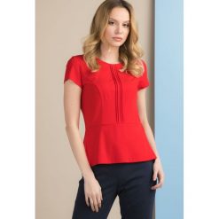 Elegancka bluzka z baskinką. Bluzki damskie Monnari, bez wzorów, z wiskozy, eleganckie, bez kołnierzyka, z krótkim rękawem. Za 79,50 zł.