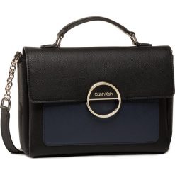 Torebka CALVIN KLEIN - Hoop Top Handle Md K60K606509 BAX. Czarne topy damskie Calvin Klein, bez wzorów, ze skóry ekologicznej, klasyczne, bez dodatków. W wyprzedaży za 559,00 zł.