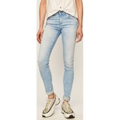 Pepe Jeans - Jeansy Pixie. Niebieskie jeansy damskie Pepe Jeans. W wyprzedaży za 179,90 zł.