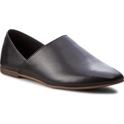 Półbuty VAGABOND - Ayden 4305-001-20 Black. Czarne półbuty damskie Vagabond, na co dzień, bez wzorów, ze skóry, bez obcasa, na obcasie, bez zapięcia. W wyprzedaży za 249,00 zł.