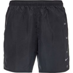Szorty sportowe NIKE Challenger 7" CQ0107. Czarne spodnie męskie Nike, m, bez wzorów, z poliesteru, sportowe. Za 129,00 zł.