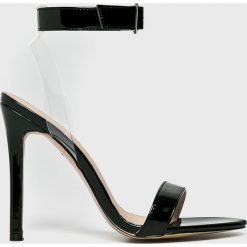 Public Desire - Sandały Coolit. Czarne sandały damskie Public Desire, bez wzorów, ze skóry, bez obcasa, na obcasie, na klamry. W wyprzedaży za 89,90 zł.