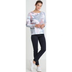 Bluzy rozpinane damskie: Juvia FISH PRINT Bluza smokey blue