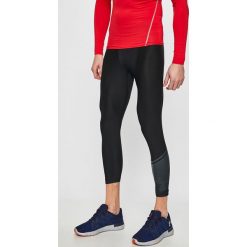Under Armour - Spodnie. Czarne spodnie męskie Under Armour, m, z nadrukiem, z elastanu, sportowe. W wyprzedaży za 119,90 zł.
