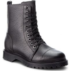 Trapery BRONX - 47008-G BX 829 Black 1. Czarne trapery damskie marki Bronx, ze skóry, bez obcasa, bez zapięcia. W wyprzedaży za 359,00 zł.