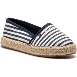 Espadryle TOMMY HILFIGER - Flat Espadrille Stripes FW0FW04108 Sky Capitan 440. Białe espadryle damskie TOMMY HILFIGER, z materiału. Za 279,00 zł.
