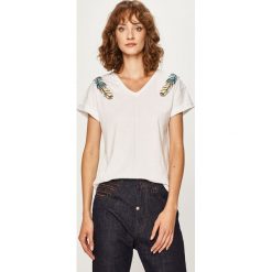 Answear - T-shirt. Białe bluzki damskie ANSWEAR, s, z aplikacjami, z bawełny, bez kołnierzyka. W wyprzedaży za 34,90 zł.