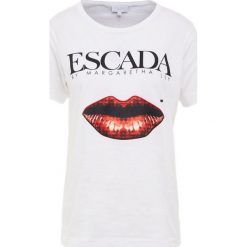 Escada Sport ELABIO Tshirt z nadrukiem white. Białe topy damskie marki Escada Sport, z nadrukiem, z bawełny, bez kołnierzyka, bez rękawów, bez kaptura. Za 629,00 zł.