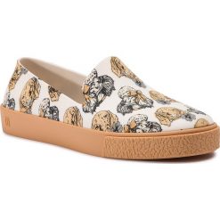 Lordsy MELISSA - Ground III Ad 32604 Beige/Beige 50416. Brązowe półbuty damskie Melissa, z tworzywa sztucznego, bez obcasa, na płaskiej podeszwie. W wyprzedaży za 239,00 zł.