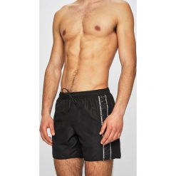 Emporio Armani - Kąpielówki. Czerwone kąpielówki męskie Emporio Armani, xl, z nadrukiem, z poliesteru. W wyprzedaży za 199,90 zł.
