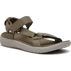 Sandały TEVA - Sanborn Universal 1015156 Burnt Olive. Zielone sandały męskie Teva, z tworzywa sztucznego, bez zapięcia. W wyprzedaży za 209,00 zł.
