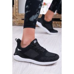 Damskie buty sportowe MELANITA BLACK. Czarne buty sportowe damskie IVET, bez wzorów, sportowe, do biegania. W wyprzedaży za 129,00 zł.