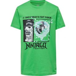 Koszulka "CM-50104" w kolorze zielonym. Zielone t-shirty chłopięce LEGO Wear, z nadrukiem, z bawełny, bez rękawów. W wyprzedaży za 29,95 zł.