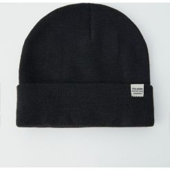 Czapka basic Join Life. Czarne czapki damskie Pull&Bear. Za 24,90 zł.