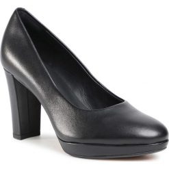 Półbuty CLARKS - Kendra Sienna 261554924 Black. Czarne półbuty damskie Clarks, bez wzorów, ze skóry, bez obcasa, na obcasie, bez zapięcia. Za 429,00 zł.
