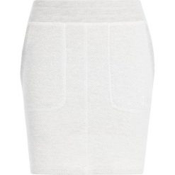 Spódnica mini DKNY Sport DP9S4586. Białe spódniczki damskie DKNY Sport, s, bez wzorów, z bawełny, sportowe, mini, sportowe. W wyprzedaży za 149,00 zł.