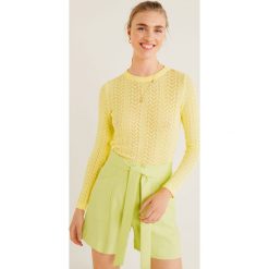 Mango - Szorty Wave. Żółte szorty damskie Mango, z haftami, z poliesteru, casualowe, z podwyższonym stanem. Za 139,90 zł.